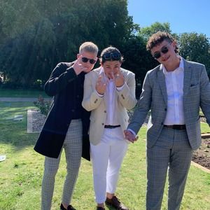 Meet your Posher, Lewis